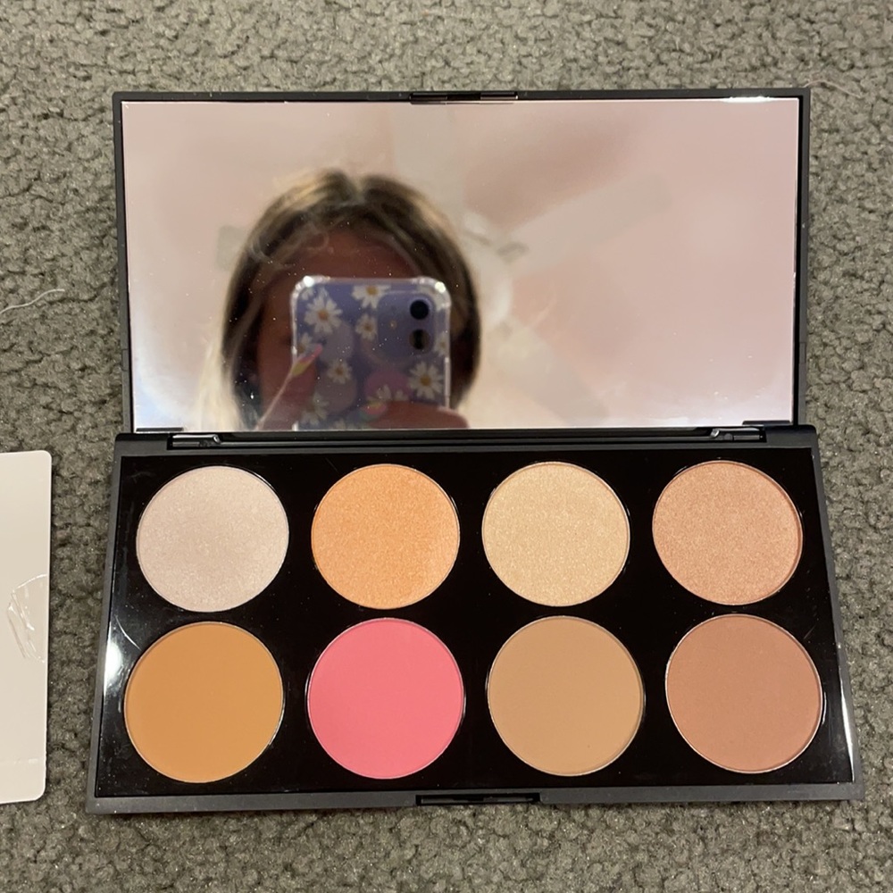e.l.f. Glow Up Face Palette - Picture 2 of 3